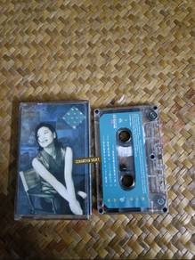 Kaset Winnie Lau