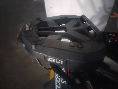 Box RACK GIVI BRAND LC135 with base and brake ligh