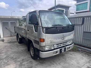 2011 Toyota LY132 3.0Diesel Wooden Cargo Lorry
