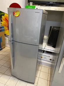 TOSHIBA 250L Refrigerator GRR25m5t - terpakai