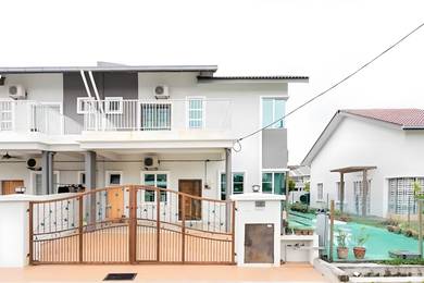 Semi-Detached House For Rent in Sepang,SGR