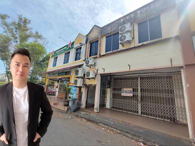 Shop lot For Sale in Cheng,MLK