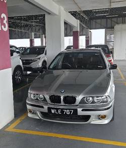 BMW 520i 20i (CKD) in Mont Kiara, KUL