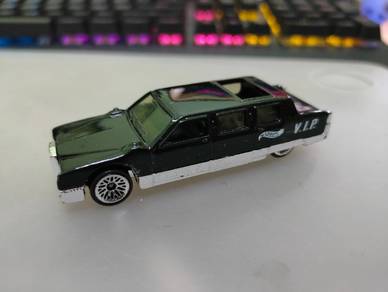 Hotwheels Loose Cadillac Limozeen Pavement Pounder