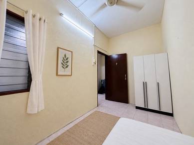 Room in Bukit Beruang, MLK
