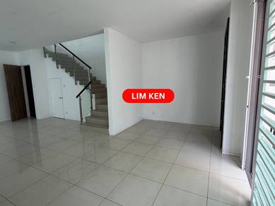 3-storey Terraced House For Sale in Gelugor,PNG