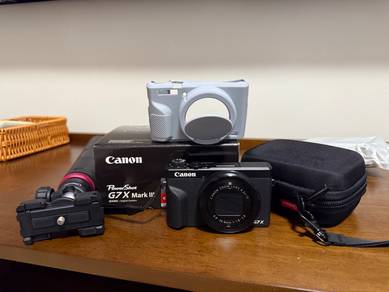 Canon G7X Mark III (Black) – Less 2 months used