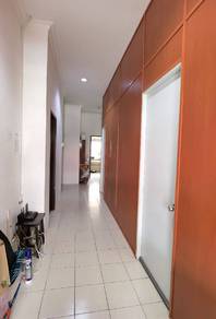 Room in Miri, SWK