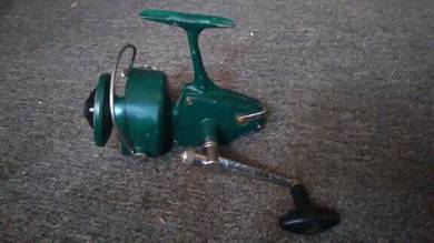 Reel vintage Olympic hurricane destroyer japan