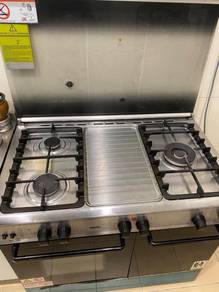 Zanussi Freestanding Stove with large oven