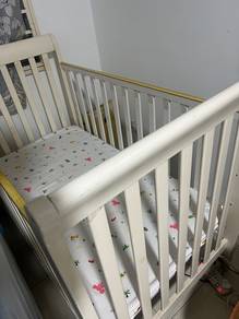Baby Cot (Adjustable Rail)