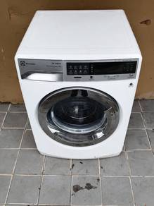 Electrotlux inverter front load hot washer 10-kg