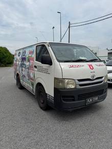 Toyota Hiace in Simpang Ampat, PNG