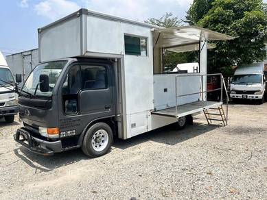 Nissan food truck catering pasar malam ubs 2020y