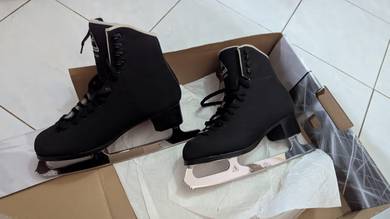 Ice skating shoes 