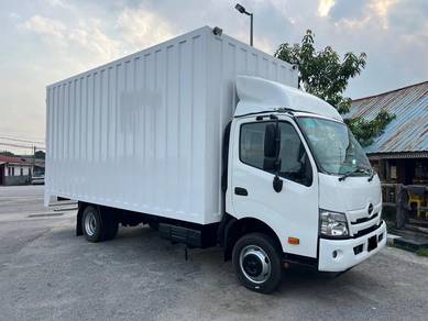 2021 HINO XZC730R Corrugated Box 18ft