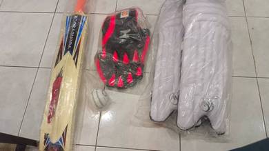 Kookaburra Cricket Bat, Gloves, Pads & Ball Set