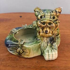 Foo dog ashtray ceramic