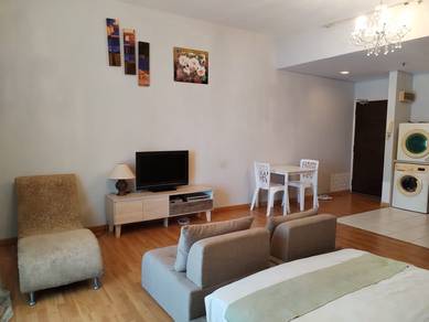 Service Residence For Rent in Maytower