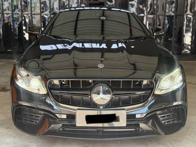 Mercedes Benz E200 200 COUPE AMG LINE in Desa Petaling, KUL