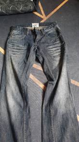 Lois Jeans to letgo