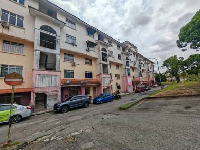 Apartment For Sale in Sri Awana Townhouse