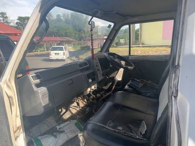 DAIHATSU 2800cc 2004