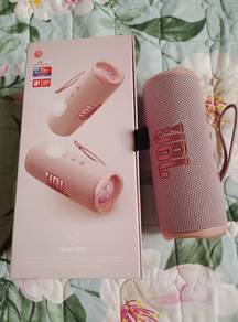 JBL Flip 6 Speaker in Pink– 10/10 Only 1 Month Use