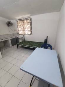 Room in Gersik / Saguking / Jawa / Parit, LBN