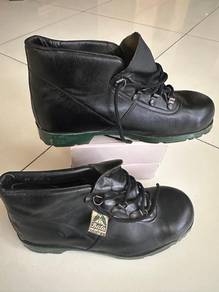 BRAND NEW BATA Industrial Safety Boots - EU41/UK8