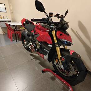 Ducati Streetfighter V2