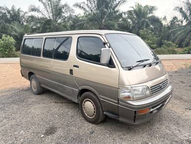 Toyota Hiace in Parit Raja, JHR