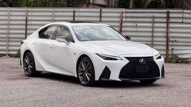 Lexus IS 300 F-SPORT in Subang Jaya, SGR