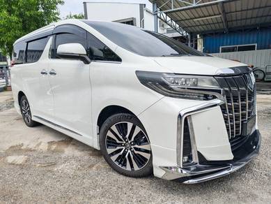 Toyota Alphard in Petaling Jaya, SGR