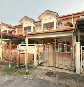 Townhouse For Sale in Saujana Utama,SGR