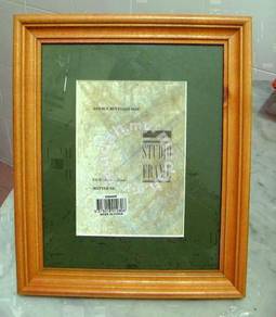 3-D Wood Picture Frame (12 x 10 inches)
