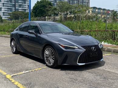 Lexus IS 300 VERSION L in Kota Damansara, SGR
