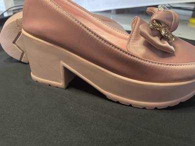 pink colour shoes