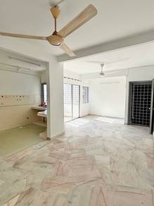 Apartment For Sale in Goodyear Court 5
