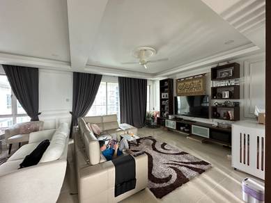 Condominium For Sale in Riana Green East