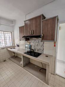 Condominium For Rent in Fawina Court