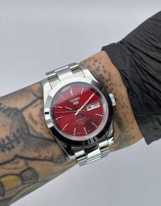 Custom Seiko Mod 39mm Red Day-Date Oyster Perpetua
