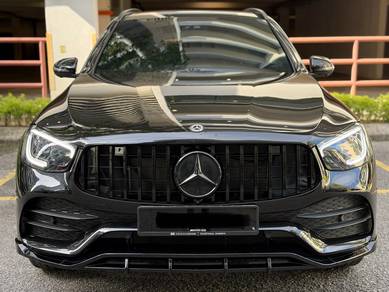 Mercedes Benz GLC300 300 4MATIC AMG LINE in Desa Petaling, KUL