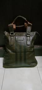 B u r b e r r y Leather Bag 