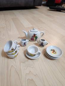 Mini scale ceramics teaset