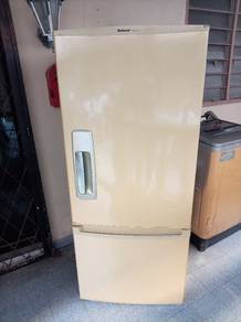 peti sejuk jenama PANASONIC 2 pintu