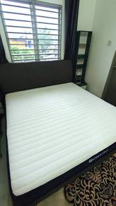 King Bed Frame with Headboard and Betensh Mattress