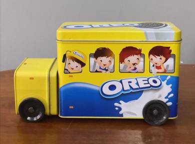 Oreo tin bus