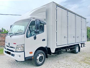HINO XZC730 BOX 18FT 10 DOORS 7500KG LORRY #4050vg