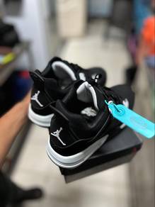 Air Jordan 4